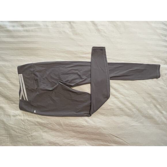 Athleta Motion360 Gray Striaght Leg Leggings Women’s Size S Yoga Workout Casual - Picture 6 of 8